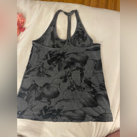 Set of 7! - Nike Women’s Work Out Tops - Picture 8 of 15